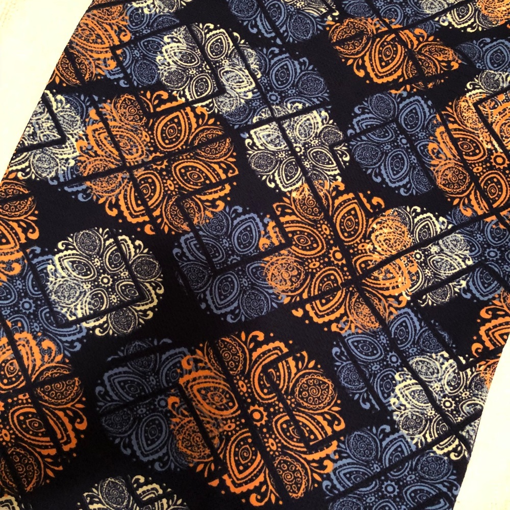 M Cassie LuLaRoe